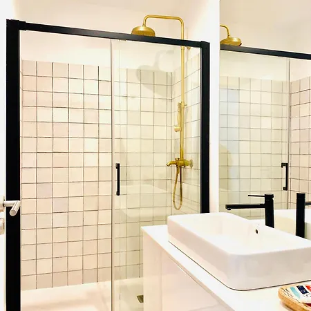 Swimming Pool شقة *