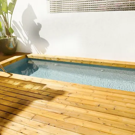 Swimming Pool *